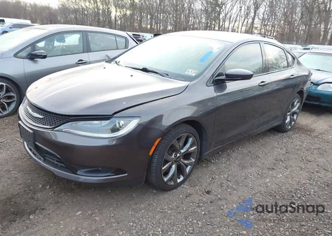 2015 Chrysler 200 S z USA, uszkodzony, nr VIN 1C3CCCDG3FN683566